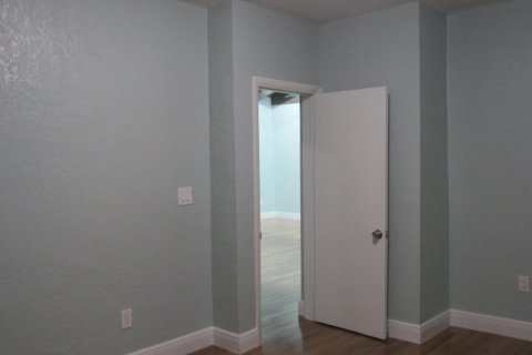 House in West Palm Beach, Florida 3 bedrooms, 97.55 sq.m. № 2086502 - photo 8