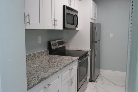 House in West Palm Beach, Florida 3 bedrooms, 97.55 sq.m. № 2086502 - photo 6