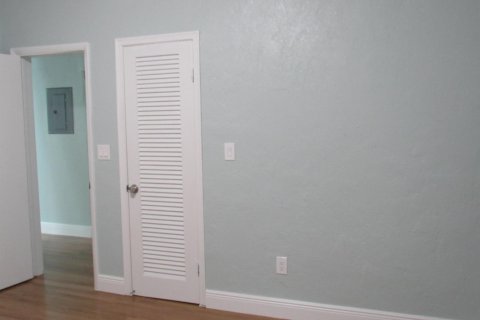 House in West Palm Beach, Florida 3 bedrooms, 97.55 sq.m. № 2086502 - photo 10