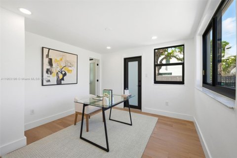 Villa ou maison à vendre à Miami, Floride: 4 chambres № 1955976 - photo 25