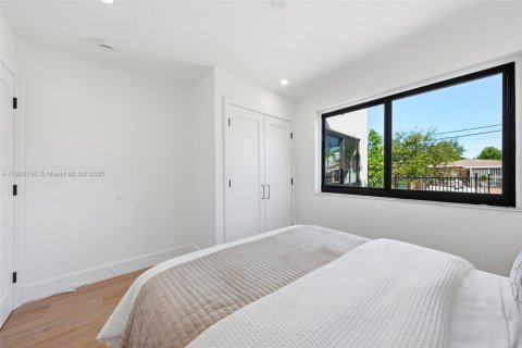 Villa ou maison à vendre à Miami, Floride: 4 chambres № 1955976 - photo 20