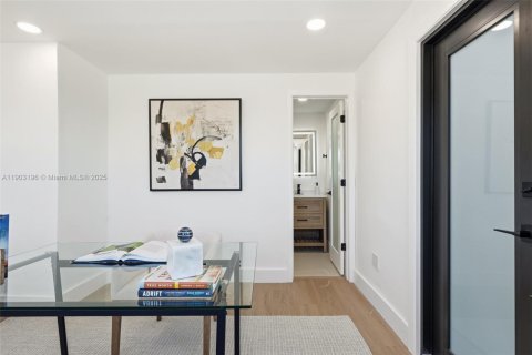 Villa ou maison à vendre à Miami, Floride: 4 chambres № 1955976 - photo 29