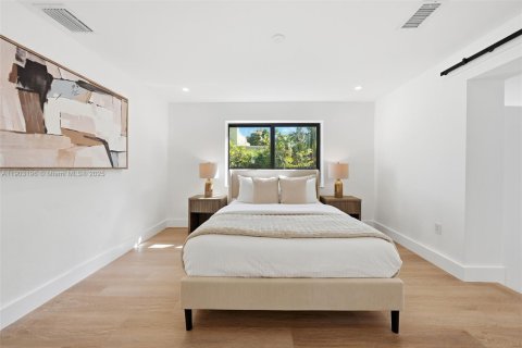 Villa ou maison à vendre à Miami, Floride: 4 chambres № 1955976 - photo 16