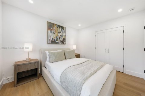 Villa ou maison à vendre à Miami, Floride: 4 chambres № 1955976 - photo 18