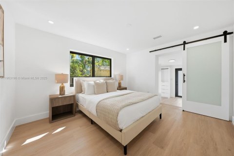 Villa ou maison à vendre à Miami, Floride: 4 chambres № 1955976 - photo 14