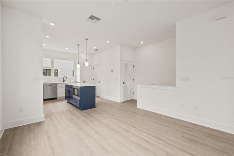 Adosado en venta en Saint Petersburg, Florida, 2 dormitorios, 158.68 m2 № 1884702 - foto 11