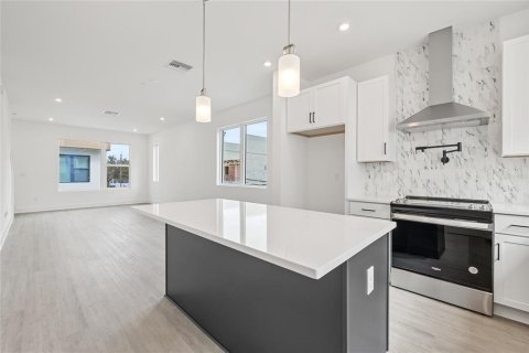 Adosado en venta en Saint Petersburg, Florida, 2 dormitorios, 158.68 m2 № 1884702 - foto 13