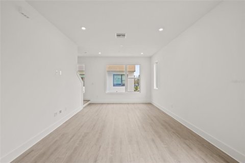 Adosado en venta en Saint Petersburg, Florida, 2 dormitorios, 158.68 m2 № 1884702 - foto 26
