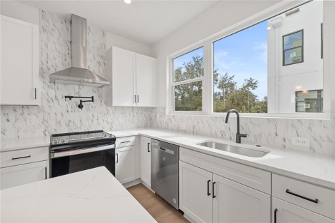 Adosado en venta en Saint Petersburg, Florida, 2 dormitorios, 158.68 m2 № 1884702 - foto 17