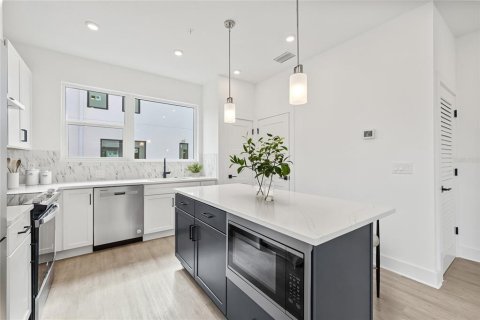Adosado en venta en Saint Petersburg, Florida, 2 dormitorios, 158.68 m2 № 1884702 - foto 19