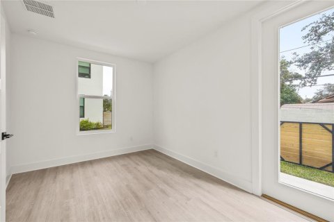Adosado en venta en Saint Petersburg, Florida, 2 dormitorios, 158.68 m2 № 1884702 - foto 9