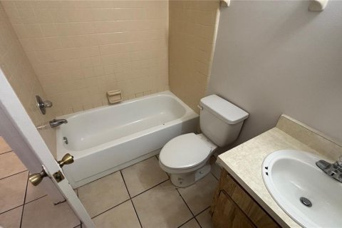 House in Brandon, Florida 2 bedrooms, 80.27 sq.m. № 1791556 - photo 11