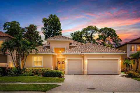 House in Palm Harbor, Florida 4 bedrooms, 287.44 sq.m. № 2308620