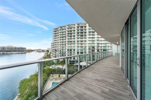 Condo in Miami Beach, Florida, 3 bedrooms  № 2021573 - photo 17