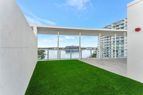 Condo in Miami Beach, Florida, 3 bedrooms  № 2021573 - photo 3