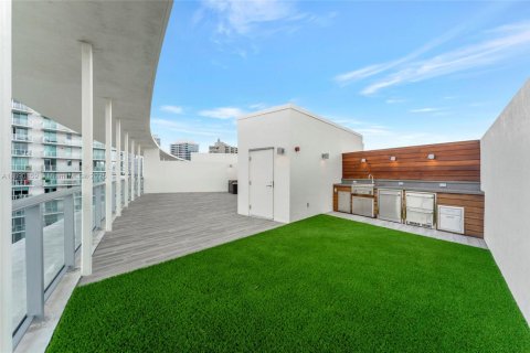 Condo in Miami Beach, Florida, 3 bedrooms  № 2021573 - photo 2