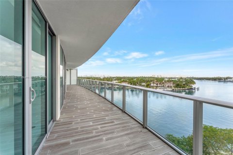 Condo in Miami Beach, Florida, 3 bedrooms  № 2021573 - photo 15