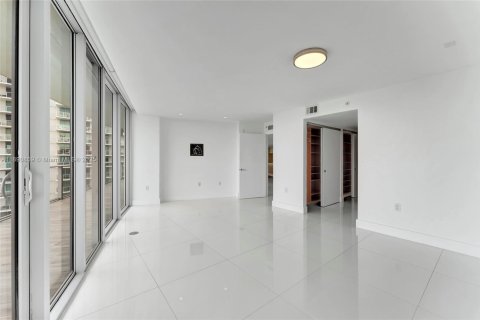 Condo in Miami Beach, Florida, 3 bedrooms  № 2021573 - photo 23