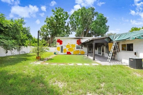 House in Tampa, Florida 4 bedrooms, 246.01 sq.m. № 1910751 - photo 25