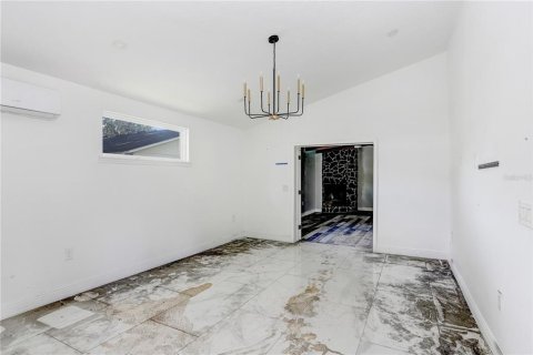 House in Tampa, Florida 4 bedrooms, 246.01 sq.m. № 1910751 - photo 18