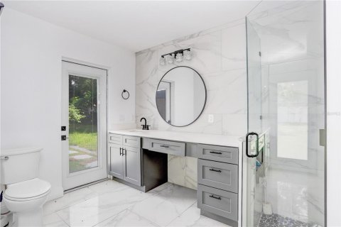 House in Tampa, Florida 4 bedrooms, 246.01 sq.m. № 1910751 - photo 21