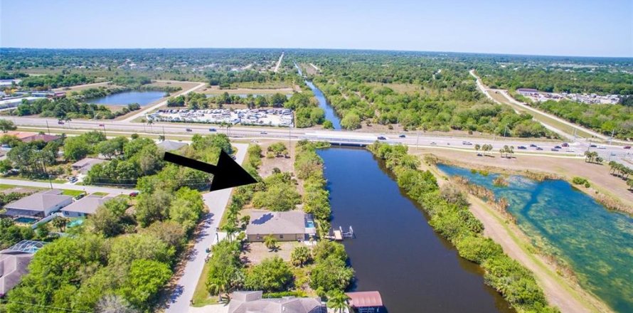 Land in Port Charlotte, Florida № 1561095