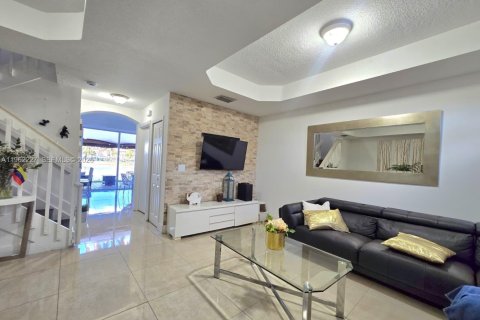 Condo in Doral, Florida, 3 bedrooms № 2027819 - photo 6