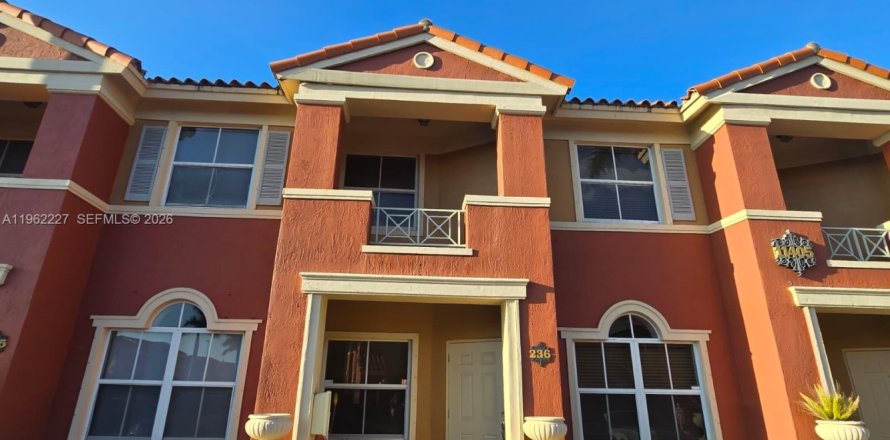 Condo in Doral, Florida, 3 bedrooms № 2027819