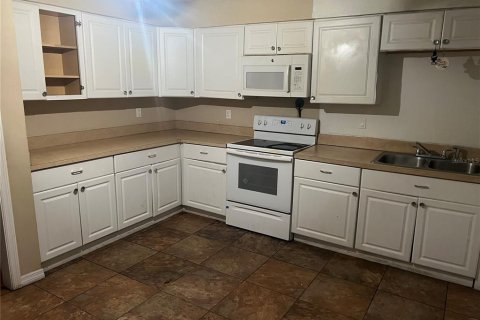 Apartamento en alquiler en Orlando, Florida, 2 dormitorios, 102.19 m2 № 1905043 - foto 2