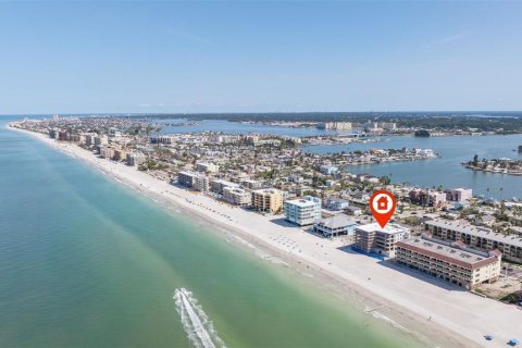 Condominio en venta en Madeira Beach, Florida, 3 dormitorios, 216.46 m2 № 1755557 - foto 10