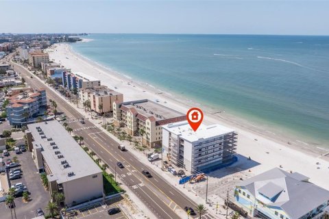 Condominio en venta en Madeira Beach, Florida, 3 dormitorios, 216.46 m2 № 1755557 - foto 2