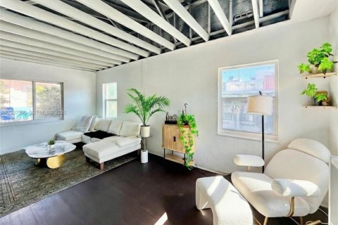 Купить коммерческую недвижимость в Майами-Бич, Флорида 306.95м2, № 1995493 - фото 5