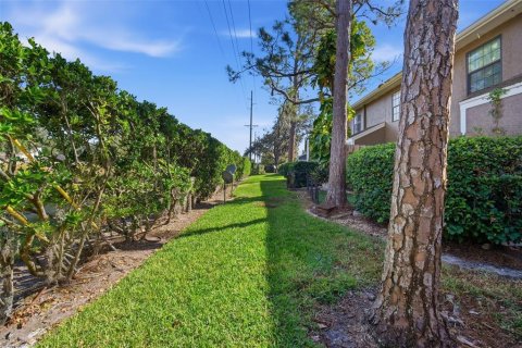 Townhouse in Tampa, Florida 2 bedrooms, 102.56 sq.m. № 2116777 - photo 28
