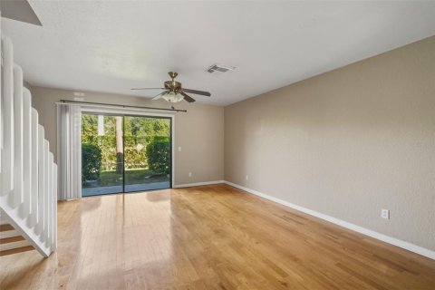 Townhouse in Tampa, Florida 2 bedrooms, 102.56 sq.m. № 2116777 - photo 11