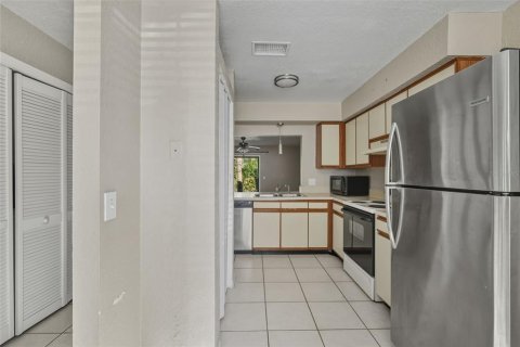 Townhouse in Tampa, Florida 2 bedrooms, 102.56 sq.m. № 2116777 - photo 5