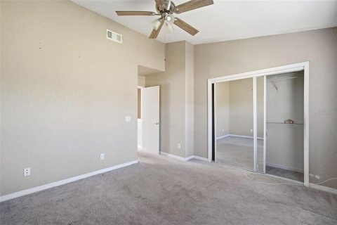 Townhouse in Tampa, Florida 2 bedrooms, 102.56 sq.m. № 2116777 - photo 24