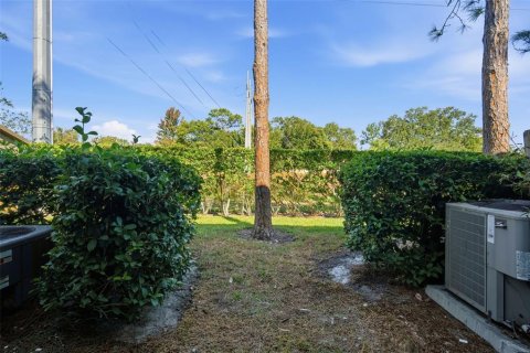 Townhouse in Tampa, Florida 2 bedrooms, 102.56 sq.m. № 2116777 - photo 26