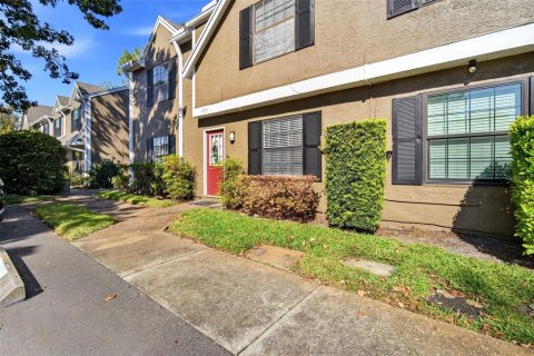 Townhouse in Tampa, Florida 2 bedrooms, 102.56 sq.m. № 2116777 - photo 2