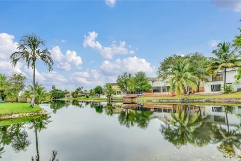 Casa en venta en Plantation, Florida, 4 dormitorios, 360.65 m2 № 1993367 - foto 17