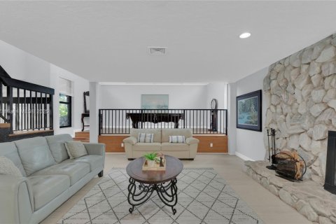 Casa en venta en Plantation, Florida, 4 dormitorios, 360.65 m2 № 1993367 - foto 30