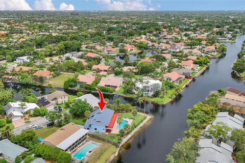 Casa en venta en Plantation, Florida, 4 dormitorios, 360.65 m2 № 1993367 - foto 5