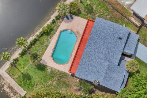 Casa en venta en Plantation, Florida, 4 dormitorios, 360.65 m2 № 1993367 - foto 8