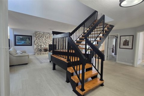 Casa en venta en Plantation, Florida, 4 dormitorios, 360.65 m2 № 1993367 - foto 21