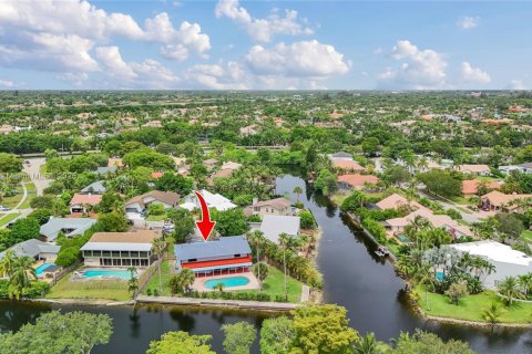 Casa en venta en Plantation, Florida, 4 dormitorios, 360.65 m2 № 1993367 - foto 4