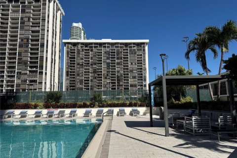 Copropriété à vendre à Miami, Floride: 1 chambre, 93.37 m2 № 2003420 - photo 1