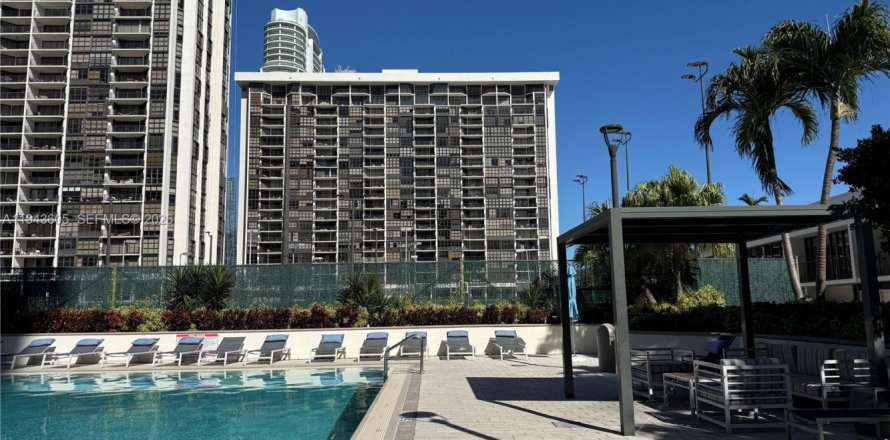 Condo à Miami, Floride, 1 chambre  № 2003420