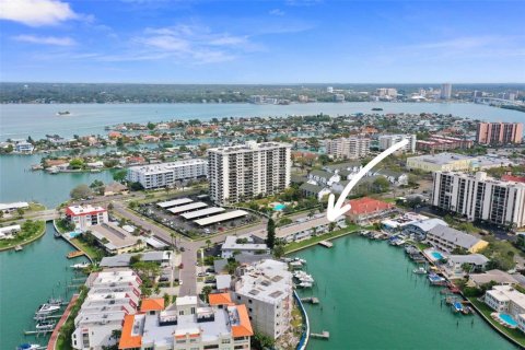 Condo in Clearwater, Florida, 2 bedrooms  № 1614649 - photo 5