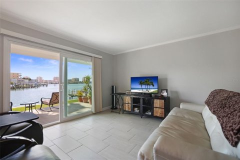 Condo in Clearwater, Florida, 2 bedrooms  № 1614649 - photo 17