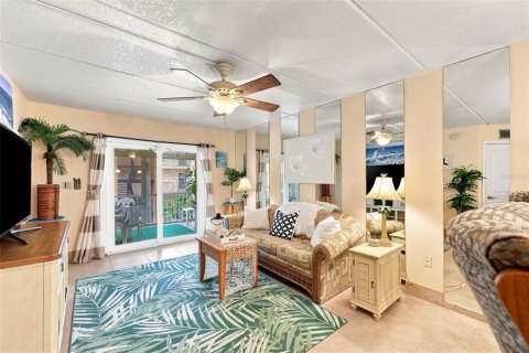 Condominio en venta en Saint Pete Beach, Florida, 1 dormitorio, 60.39 m2 № 2280409 - foto 8