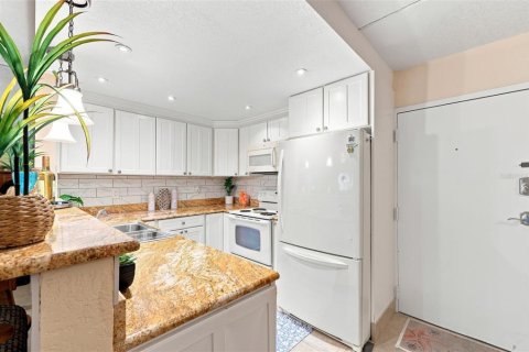 Condominio en venta en Saint Pete Beach, Florida, 1 dormitorio, 60.39 m2 № 2280409 - foto 14